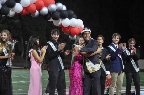 Halle Michaelson and Mark Lopez crowned as 2022 homecoming queen and king