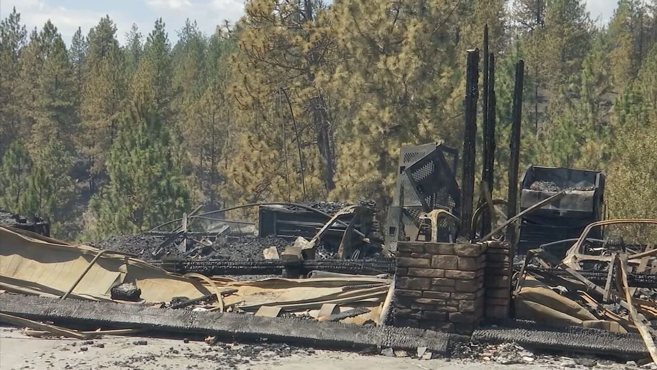 Wildfire Risk Rises for Oregon Communities Built Near Steep Terrain and Vegetation as Officials Warn Homes Can Face Fast-Moving Flames